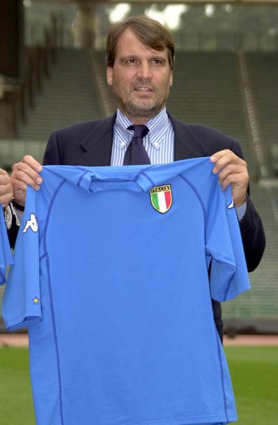 Roma 11 maggio 2000: presentazione di “Kombat 2000”, la nuova maglia della nazionale italiana di calcio (Omega)
